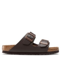 Klapki Birkenstock. Brązowe klapki damskie Birkenstock, bez wzorów, bez obcasa, bez zapięcia. Za 399.99 zł.
