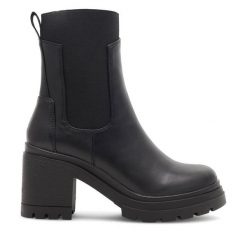 Botki DeeZee. Czarne botki damskie DeeZee, bez obcasa, na słupku, bez zapięcia. Za 89.99 zł.