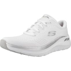 Buty do chodzenia damskie Skechers Bkrg Arch Fit. Białe obuwie sportowe damskie Skechers, z materiału, bez zapięcia, do biegania, Skechers Sport. W wyprzedaży za 378.55 zł.