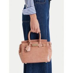 Torebka Nine West. Czerwone kuferki damskie Nine West, bez wzorów, bez dodatków. Za 199.99 zł.