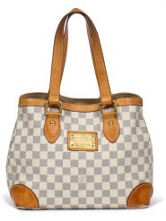 Louis Vuitton Torebka w kolorze kremowo-szarym - 28 x 23 x 17 cm rozmiar: onesize. Brązowe torebki klasyczne damskie Louis Vuitton, z materiału, bez dodatków. Za 4,871.99 zł.