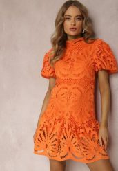 Pomarańczowa Sukienka Amathinna. Brązowe sukienki damskie Renee, z aplikacjami, z koronki, retro, bez ramiączek. W wyprzedaży za 159.99 zł.
