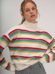 Josephine & Co Sweter "Sverre" w kolorze kremowo-zielono-czerwonym rozmiar: M. Białe swetry klasyczne damskie Josephine & Co, m, z wełny, bez kołnierzyka. Za 330.95 zł.
