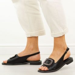 Czarne płaskie sandały damskie Potocki 43340. Czarne sandały damskie POTOCKI, z aplikacjami, z materiału, bez obcasa, na płaskiej podeszwie, bez zapięcia. Za 149.00 zł.