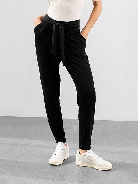 Les Lunes Spodnie "Jade" w kolorze czarnym rozmiar: S. Czarne spodnie materiałowe damskie Les Lunes, bez wzorów, z materiału. Za 217.99 zł.