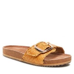 Klapki Lasocki. Brązowe klapki damskie Lasocki, bez wzorów, bez obcasa, bez zapięcia. Za 149.99 zł.