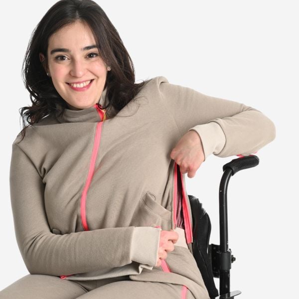 Bluza damska rozpinana Decathlon. Brązowe bluzy damskie Decathlon, l, bez wzorów, z bawełny, bez kaptura. Za 69.99 zł.