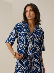 Koszula z krótkim rękawem z motywem roślinnym - wielobarwny. Koszule damskie Sinsay, l, bez wzorów, bez kołnierzyka, bez ramiączek. Za 35.99 zł.