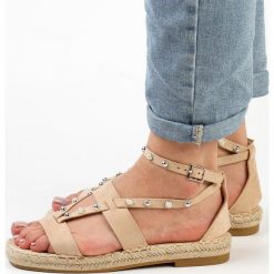 Beżowe espadyle damskie, sandały S.Barski 33132. Brązowe sandały damskie S.BARSKI, bez wzorów, z zamszu, bez obcasa, na obcasie, bez zapięcia. W wyprzedaży za 79.20 zł.