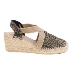 Sportowe sandały Toni Pons Triton Leo ZLN 0383. Brązowe sandały damskie Toni Sailer, bez wzorów, bez obcasa, bez zapięcia. Za 222.99 zł.