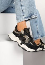 Czarne Streetwearowe Sneakersy z Cyrkoniami na Tłoczonej Podeszwie Avelivia. Czarne obuwie sportowe damskie Renee, z jeansu, bez zapięcia. Za 69.99 zł.