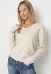 Beżowy Sweter z Wiskozą i Wełną z Dekoltem w Serek Claida. Brązowe swetry klasyczne damskie Born2be, z jeansu, bez kołnierzyka. Za 109.99 zł.