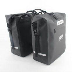 Podwójna torba rowerowa 56 litrów czarna z odblaskami wodoodporna. Czarne shopper bag PRO SPORT LIGHTS, bez wzorów, bez dodatków. Za 189.99 zł.
