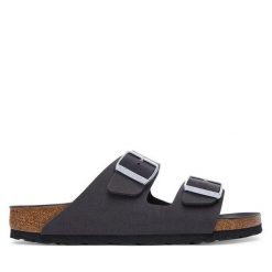 Klapki Birkenstock. Szare klapki damskie Birkenstock, bez wzorów, bez obcasa, bez zapięcia. Za 449.99 zł.