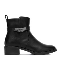 Botki DeeZee. Czarne botki damskie DeeZee, bez obcasa, na płaskiej podeszwie, bez zapięcia. Za 179.99 zł.
