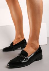 Czarne Lakierowane Mokasyny Loafersy ze Skórzaną Wkładką Ozdobione Klamrą Rinfada. Czarne mokasyny damskie Born2be, z lakierowanej skóry, bez obcasa. Za 139.99 zł.