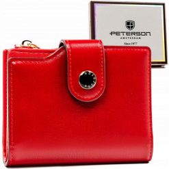 Portfel damski Peterson PTN 012-F czerwony. Czerwone portfele damskie Peterson, bez wzorów, ze skóry ekologicznej. Za 54.00 zł.