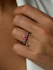 Les Petites Précieuses Pozłacany pierścionek z cyrkonią rozmiar: 56. Różowe pierścionki damskie Les Petites Précieuses, z cyrkonią, pozłacane. Za 127.05 zł.