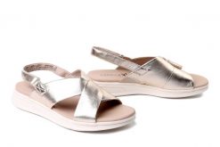 CAPRICE 9-28700-46 978 lt. gold metal. , sandały damskie. Żółte sandały damskie Caprice, bez wzorów, bez obcasa, bez zapięcia. Za 271.92 zł.