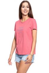 MUSTANG T SHIRT DAMSKI Alina C Print Slate Rose 1009403 8271. Czerwone t-shirty damskie Mustang, s, bez wzorów, bez kołnierzyka. W wyprzedaży za 39.99 zł.