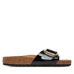 Klapki Birkenstock. Czarne klapki damskie Birkenstock, bez wzorów, bez obcasa, bez zapięcia. Za 499.99 zł.