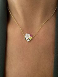 Les Petites Précieuses Pozłacany naszyjnik z elementem ozdobnym - dł. 40 cm rozmiar: onesize. Białe naszyjniki damskie Les Petites Précieuses, z cyrkonią, pozłacane. Za 197.17 zł.