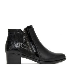 Botki Remonte. Czarne botki damskie Remonte, bez obcasa, na słupku, bez zapięcia. Za 379.99 zł.