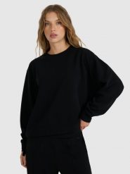 4F Bluza dresowa nierozpinana z modalem damska - czarna S. Czarne bluzy damskie 4F, s, bez wzorów, z dresówki, bez kaptura. W wyprzedaży za 149.99 zł.