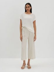 Someday Koszulka "Kanandi" w kolorze białym rozmiar: 42. Białe bluzki damskie someday., bez wzorów, bez kołnierzyka, bez ramiączek. Za 95.99 zł.