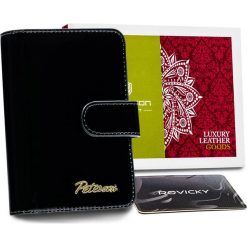 Lakierowany portfel skórzany Peterson PTN BC-602-0714 czarny. Czarne portfele damskie Peterson, bez wzorów, z lakierowanej skóry. Za 111.99 zł.
