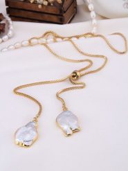 Pierres delicates Pozłacany naszyjnik z zawieszką - dł. 50 cm rozmiar: onesize. Białe naszyjniki damskie Pierres delicates, z kamieniem księżycowym, pozłacane. Za 65.45 zł.