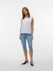 Vero Moda Bluzka w kolorze białym rozmiar: S. Białe bluzki damskie Vero Moda, s, bez wzorów, bez kołnierzyka, bez ramiączek. Za 61.17 zł.