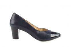 Czółenka Bayla-097 LJ6820-193 Granat, Skóra naturalna - 36. Niebieskie czółenka damskie Bayla, bez wzorów, ze skóry, bez obcasa, na obcasie. W wyprzedaży za 89.10 zł.