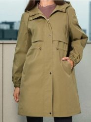 Parka z kapturem i ściągaczem w talii - zielony. Zielone parki damskie Sinsay, l, z kapturem. W wyprzedaży za 59.99 zł.