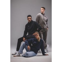 Spodnie dresowe Erima Premia w kolorze czarnym. Czarne spodnie dresowe damskie Erima, bez wzorów, z dresówki. Za 359.99 zł.