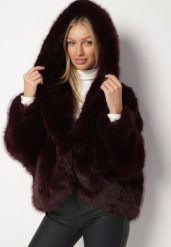 Bordowa Kurtka Futerko Oversize z Kapturem Unillea. Czerwone kurtki damskie Born2be, m, bez wzorów, z futra, z kapturem. Za 269.99 zł.