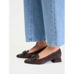 Czółenka Lasocki. Brązowe czółenka damskie Lasocki, bez wzorów, bez obcasa. Za 269.99 zł.