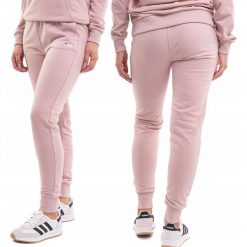 Spodnie Dresowe Damskie Fila Lucera Sportowe Dresy Bawełniane Wygodne. Fioletowe spodnie sportowe damskie Fila, m, bez wzorów, z bawełny. Za 168.00 zł.