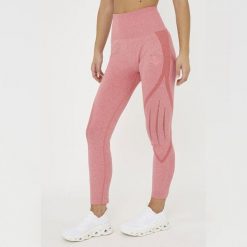 Legginsy fitness damskie leslie ciemnoróżowe. Czerwone legginsy damskie LEGEA, bez wzorów, z elastanu. W wyprzedaży za 97.00 zł.
