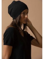 Perfect Cashmere Kaszmirowa czapka "Popi" w kolorze czarnym rozmiar: onesize. Czarne czapki damskie Perfect Cashmere, bez wzorów, z kaszmiru. Za 175.26 zł.