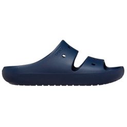 Klapki damskie Crocs Classic V2. Niebieskie klapki damskie Crocs, bez wzorów, z materiału, bez obcasa, bez zapięcia. Za 135.99 zł.