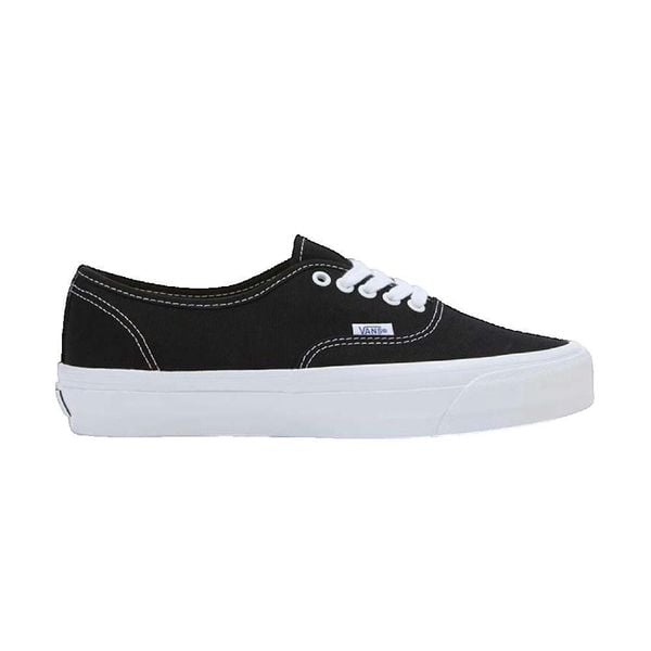Buty Vans Authentic Reissue 44 LX czarne. Czarne obuwie sportowe damskie Vans, z tkaniny, bez zapięcia, Vans Authentic. Za 381.30 zł.