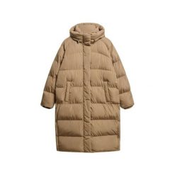 Damska długa kurtka z kapturem Superdry. Brązowe kurtki damskie Superdry, na zimę, bez wzorów, z puchu, z kapturem. W wyprzedaży za 792.25 zł.