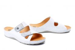 DR. BRINKMANN 700517-03 weiss, klapki profilaktyczne damskie. Białe klapki damskie Dr. Brinkmann, bez wzorów, ze skóry, bez obcasa, bez zapięcia. Za 279.92 zł.