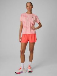 4F Spodenki do biegania szybkoschnące damskie - różowe M. Czerwone szorty damskie 4F, bez wzorów, z materiału, z podwyższonym stanem. Za 149.99 zł.