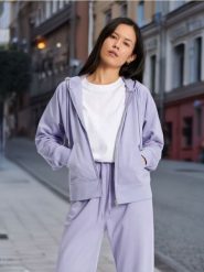 Bluza z kapturem - niebieski. Niebieskie bluzy damskie Sinsay, l, bez wzorów, z kapturem. W wyprzedaży za 25.99 zł.