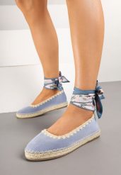 Niebieskie Espadryle ze Wzorzystym Wiązaniem Przy Kostce Zdobione Plecionką Lortevia. Niebieskie espadryle damskie Renee, z aplikacjami, z zamszu, bez obcasa, na obcasie. Za 69.99 zł.