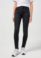DAMSKIE SPODNIE WRANGLER HIGH SKINNY BLACK 112352302. Czarne rurki damskie Wrangler, bez wzorów, z jeansu. Za 219.99 zł.