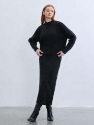 BGN Spódnica w kolorze czarnym rozmiar: 38. Czarne spódnice damskie BGN, na co dzień, bez wzorów, midi. Za 143.99 zł.