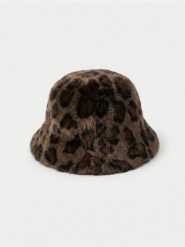 Kapelusz bucket hat ze sztucznego futra w panterkę - wielobarwny. Kapelusze damskie Sinsay, bez wzorów. Za 15.99 zł.